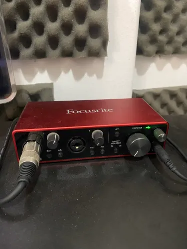 Interface de áudio Scarlett 2i2 3geração