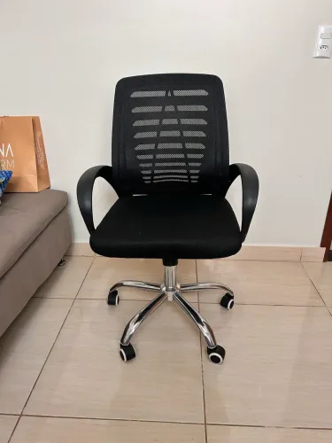 Vendo duas cadeiras de escritório 