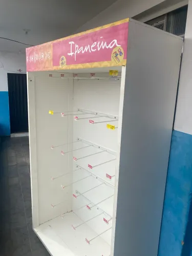 Expositor de sandália em MDF