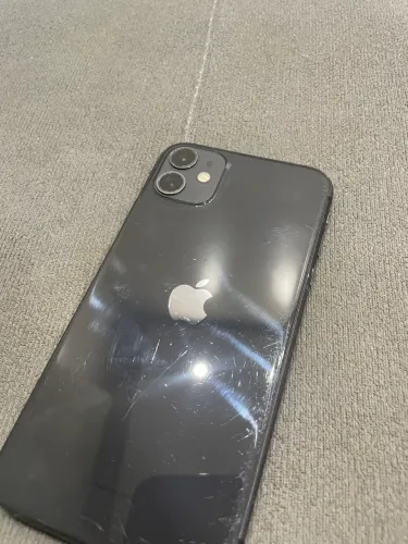 iPhone 11 - Usado