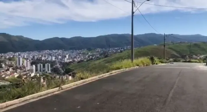 Terreno à venda em bairro próximo ao centro