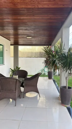 Casa a Venda em Nova Parnamirim, Cond Jardim Atlântico:  4 suítes e WC Social e garagem