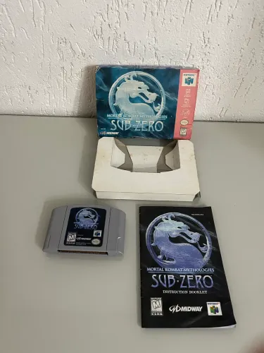 Jogo Mortal Kombat Sub Zero na Caixa