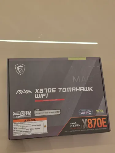 Msi X870e Tomahawk wifi nova sem uso