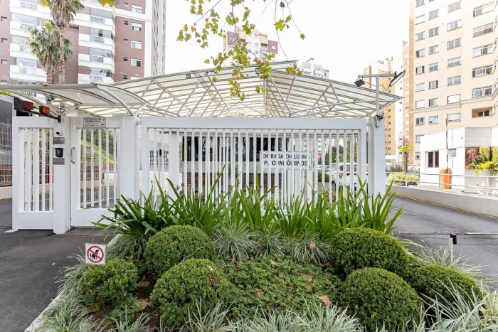 APARTAMENTO com 3 dormitórios à venda com 146m² por R$ 1.098.000,00 no bairro Ahú - CURITI