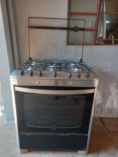 Vende-se fogão de 6 Bocas
