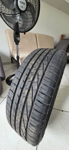 Pneu 185 60 R15 Goodyear