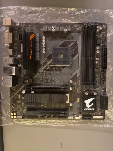 Placa mãe B450m Aorus retirada de peças 