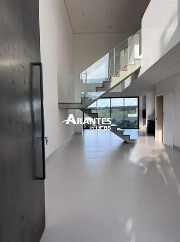 Casa duplex em condomínio com 215m² 4 quartos à venda no Terras Alpha