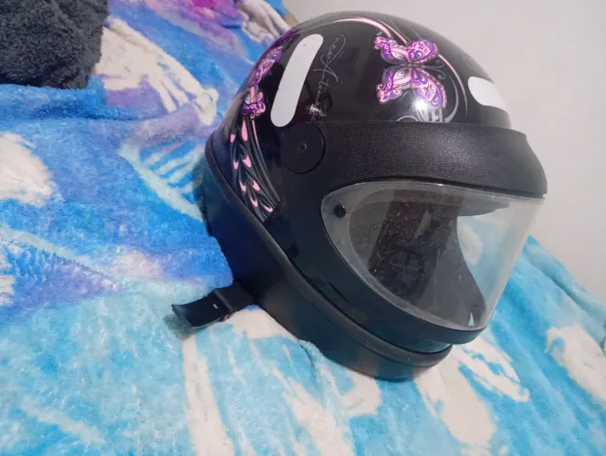 Capacete tamanho 58 usado excelente estado de conservação 
