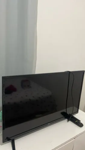 Smart TV Philco de 32 polegadas. Aparelho muito bem cuidado, ideal para quarto, sala.