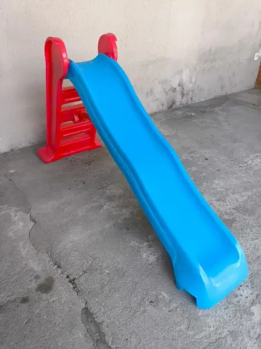 Escorregador infantil
