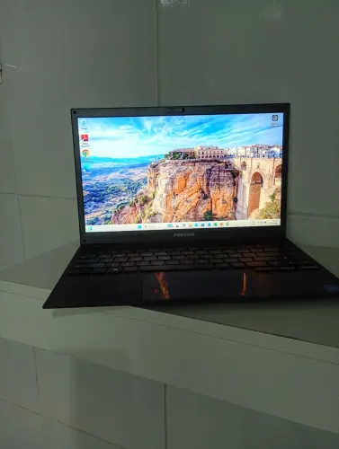 Notebook positivo com Garantia de 3 meses! Processador Celeron, ótimo para o estudo.