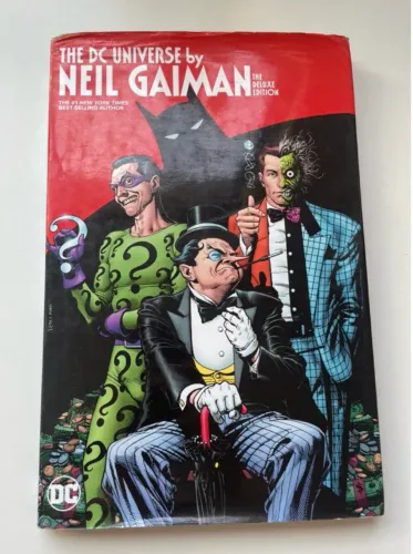 HQ The DC Universe by Neil Gaiman - The Deluxe Edition (Inglês)