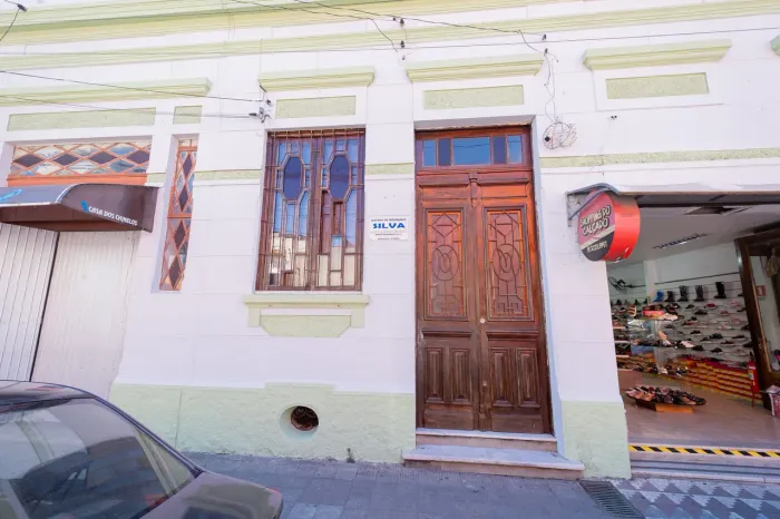 Casa para Locação no Centro de Pelotas Conforto, Amplitude e Localização Privilegiada no