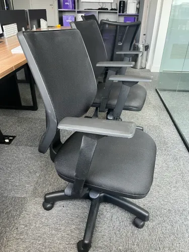 Cadeira Ergonômica para escritório - Frikosar modelo diretor
