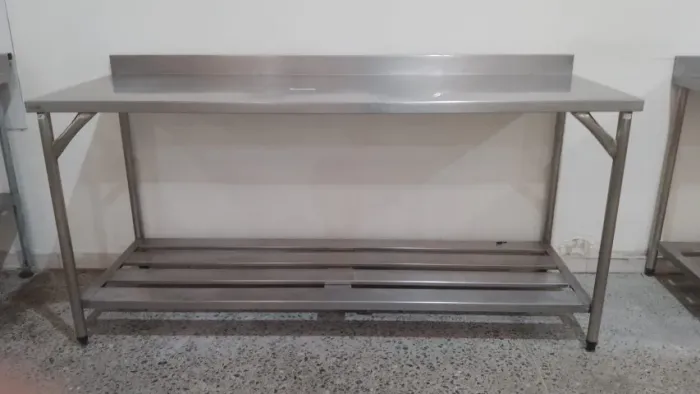 Bancada Inox - 1 prateleira - sem rodízio - A partir de R$ 900,00