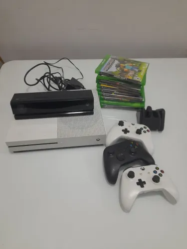 X Box One S 1T bytes perfeito