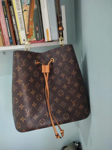 Bolsa neonoé Louis Vuitton