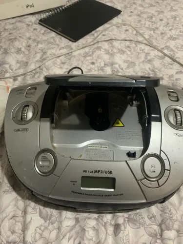 Rádio portátil AM/FM com entrada de Bluetooth