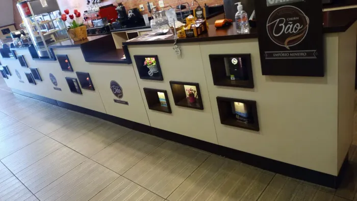 Vendo móveis para cafeteria