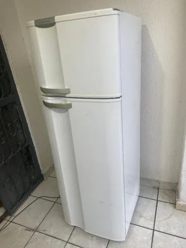 Geladeira Electrolux 260 Litros Branca - DC34A ENTREGO