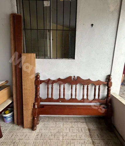 Cama de Madeira