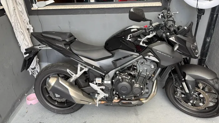 Vendo hornet 500 impecável poucos dias de uso nova
