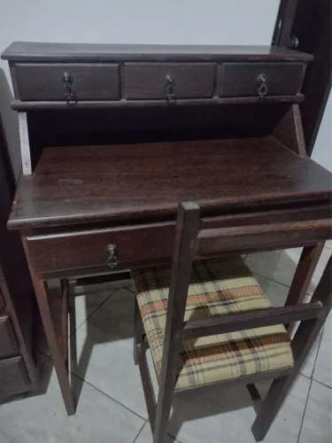 Escrivaninha com cadeira sucupira