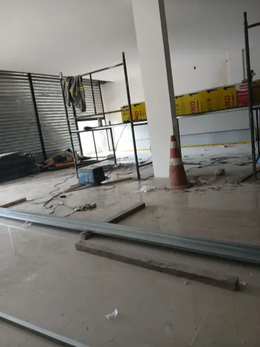 Serviço  marmoraria vidraçaria solda placas lonas e construção 