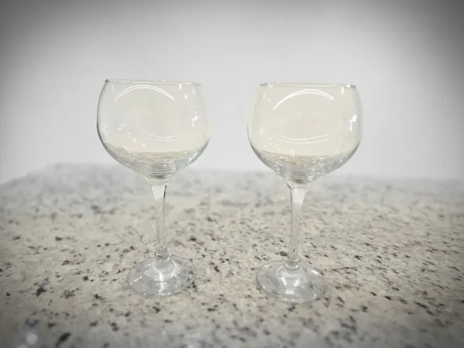 Jogo de 2 taças de vinho grandes usadas