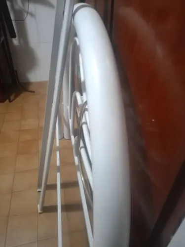 Cama de casal branca com colchão novo