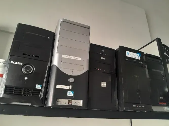 Gabinetes vazios usados super conservado