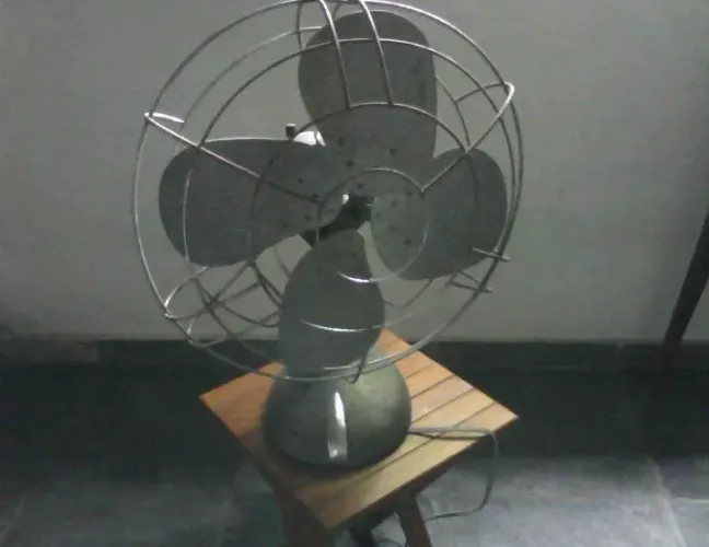 Ventilador Antigo de Mesa