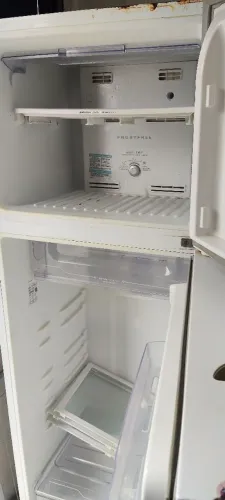 Vendo geladeira Eletrolux