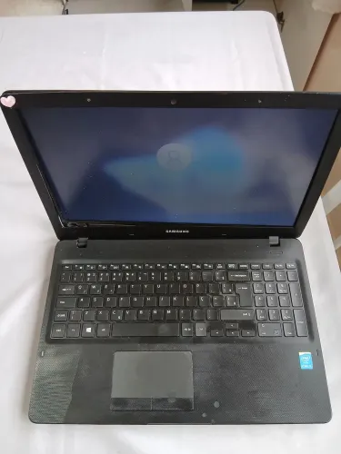 Notebook Samsung NP300E5K - Intel Core i3 - SSD