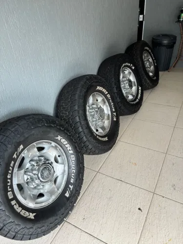 Rodas originais f-250 com pneus