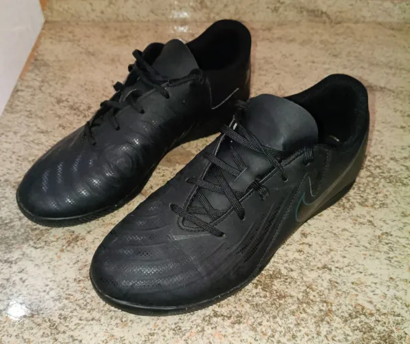 Chuteira Nike Phantom GX II Club Futsal