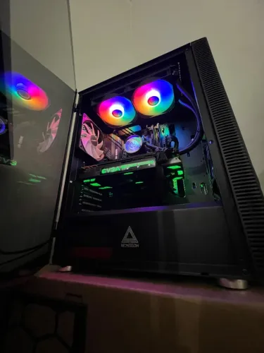 PC GAMER Ryzen 7 5700X GTX 1080 EVGA 8GB (troco em iphone)