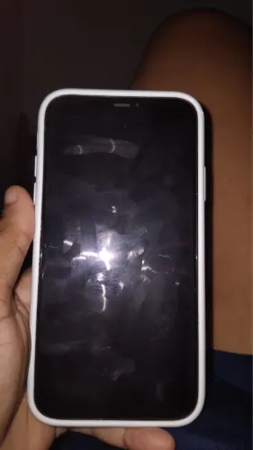 Troco iPhone 11 por um Android com volta do interessado 