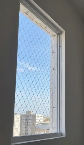 Vendo três telas de proteção