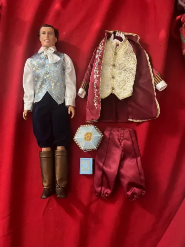 Príncipe (Ken) Barbie a princesa e a plebeia  