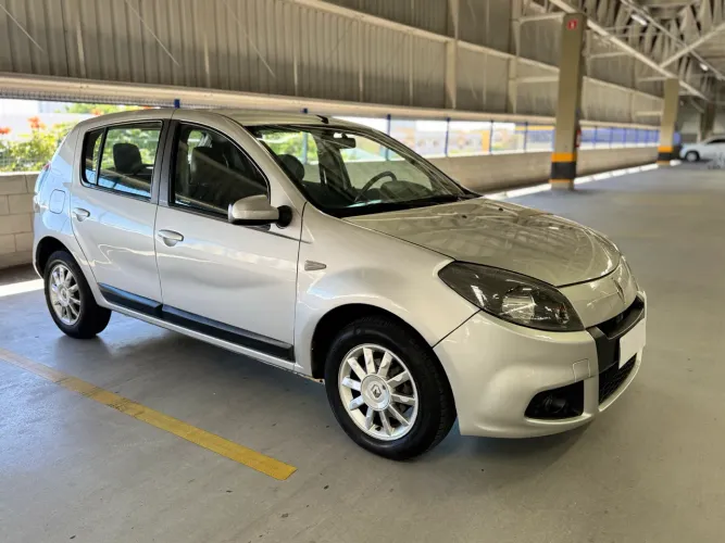 Renault Sandero Privilège Hi-flex 1.6 16V 5P AUT 2014