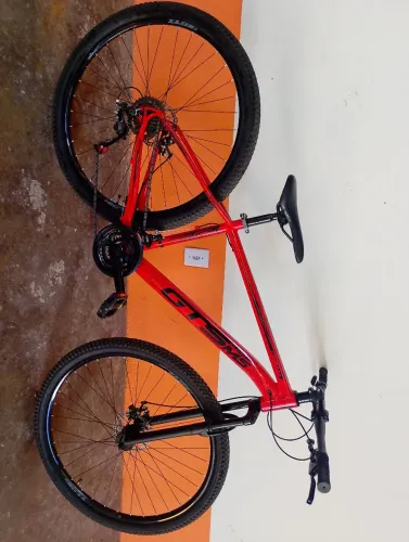 bicicleta novo pra vender vai fazer 2 mês de uso 