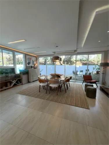Casa à venda no Condominio Jardim das Palmeiras em Vinhedo-Sp.