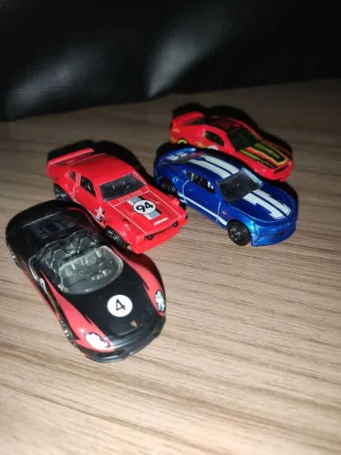 Carrinho Hotwheels 6 unidades