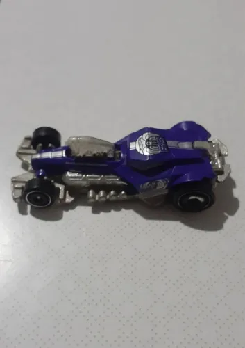 Carrinho Hotwhells modelo FusionBusta ano 2020