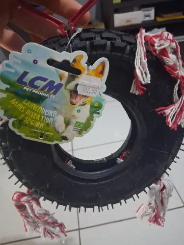 Brinquedo pra cães e gatos