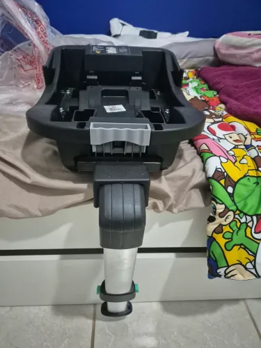Bebê conforto Safet 1 com base para carro.