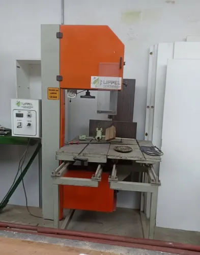 SERRA FITA VERTICAL- LIPPEL LSV-500X500-MESA MÓVEL 3 CV 2014-POUCO USO